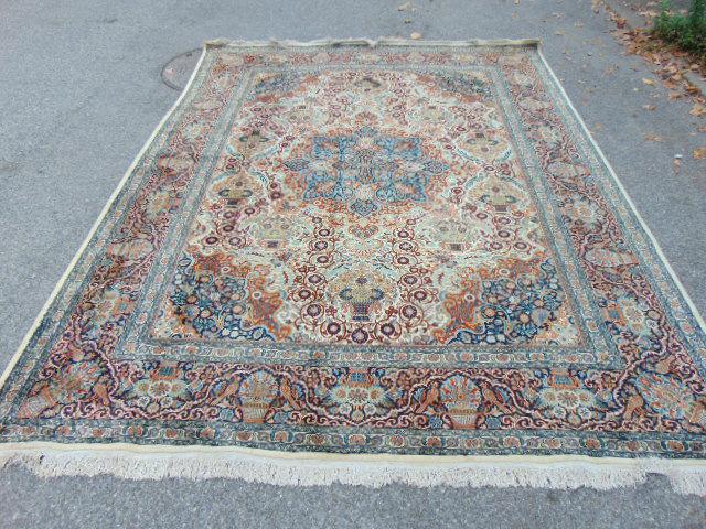 Room Size carpet, silk, light colors, extensively (1 of 9)