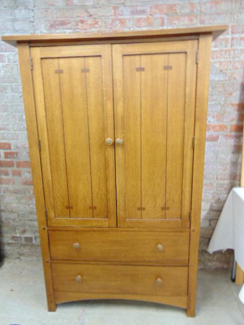 Oak cabinet, arts & crafts style, mission oak double: Oak cabinet, arts & crafts style, mission oak double door by Thomasville, cabinet is 42" by 19", height is 64"