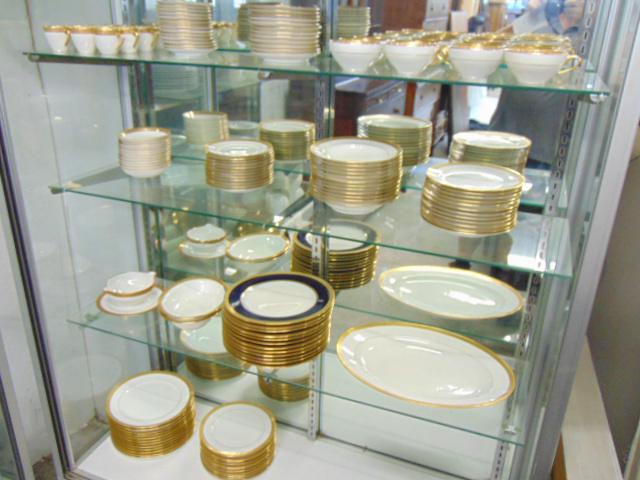 Set Limoges, Ahrenfeldt porcelain dinnerware, gold (1 of 11)