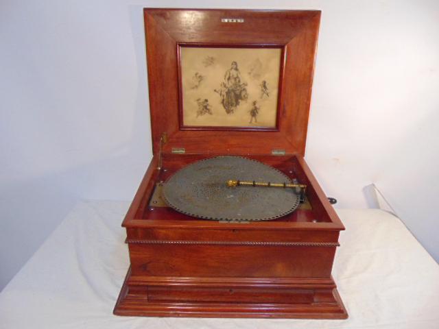 Regina disc player, 15.5" discs, with original decal (1 of 8)