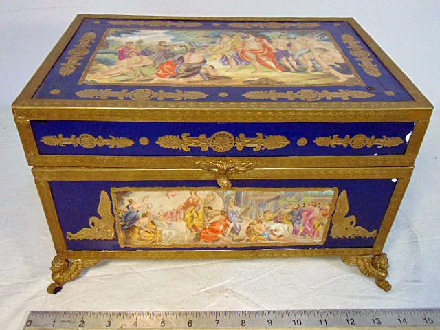 Sevres porcelain bronze mounted box, on bronze winged (1 of 16)