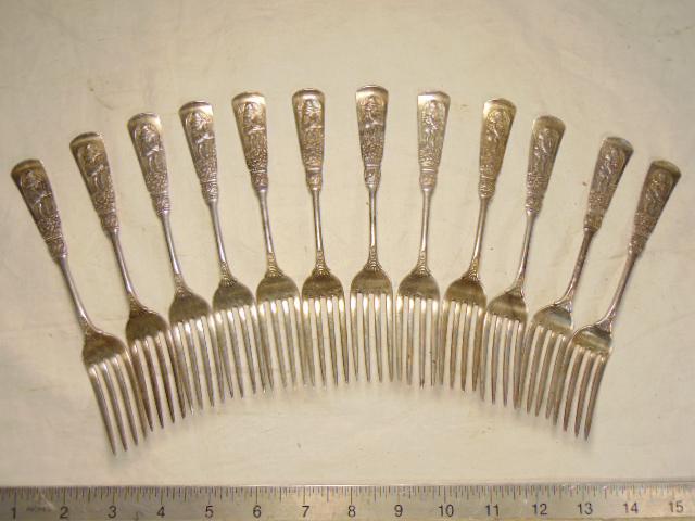 Set 12 Gorham Fontainebleau forks, 6.75", 17 troy total: Set 12 Gorham Fontainebleau forks, 6.75", 17 troy total weight, not monogrammed.