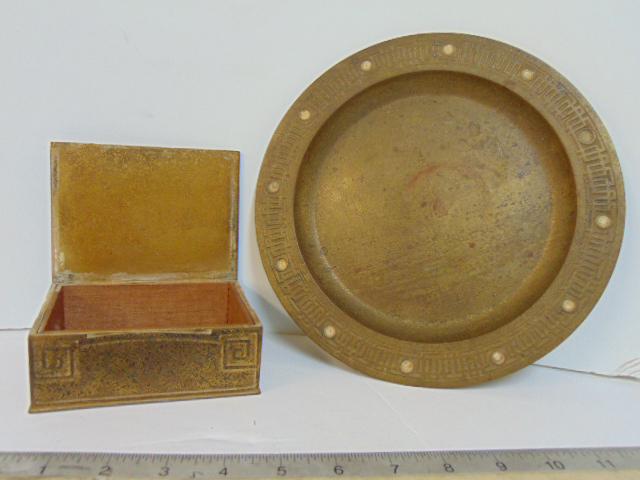 Tiffany Studio's dresser box & round dish, box is wood (1 of 8)