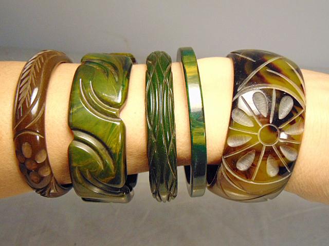 3 WIDE Vintage SWIRL, CARVED & STUDDED Bakelite BANGLE BRACELETS | eBay