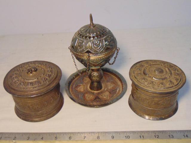 3 silver objects, 2 cylindrical boxes with lids, & ball (1 of 10)
