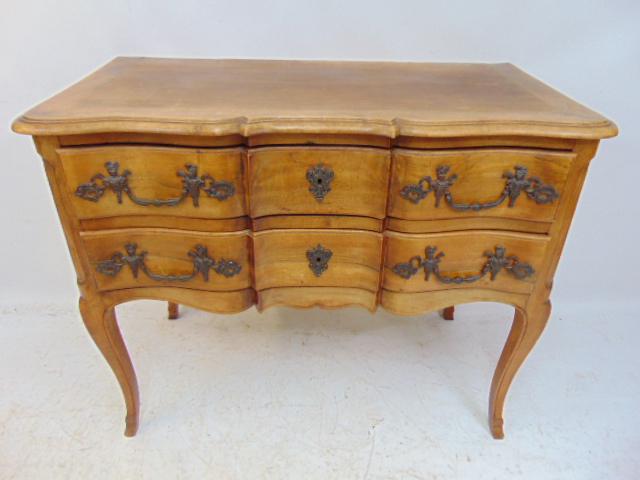 2 drawer French provincial chest, scalloped edge, fine (1 of 6)