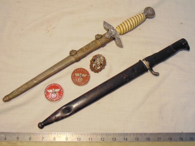German WW2 lot, dagger, bayonet & 3 pins, dagger & 2 (1 of 8)