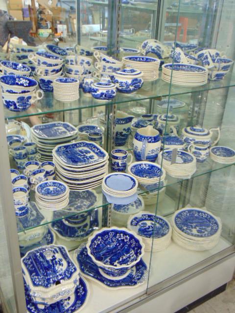 Large lot blue & white Spode's Tower, Copeland, England dinnerware, service for 12, includes dinner: Large lot blue & white Spode's Tower, Copeland, England dinnerware, service for 12, includes dinner plates, soup plates, salad plates, tea pot, sugar & creamer, tureen, bowls, cake plates, cups & sauc