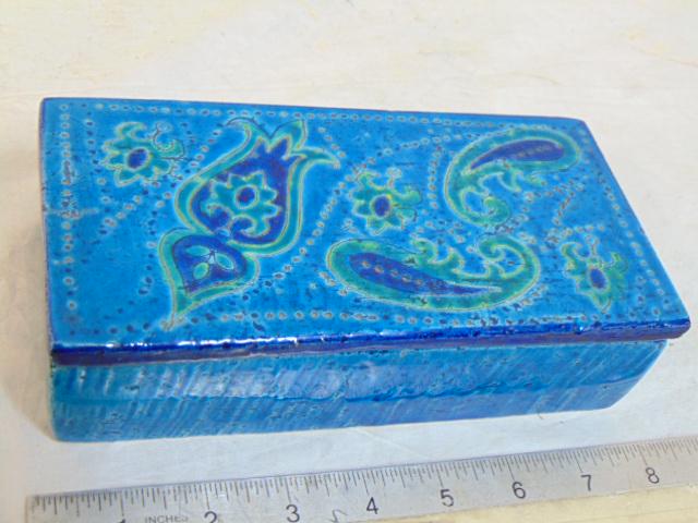 Bitossi for Raymor ceramic box, in blue / green with decorations, in good condition, box is 8" by: Bitossi for Raymor ceramic box, in blue / green with decorations, in good condition, box is 8" by 4", height is 2 1/8", "Created in Italy for Rosenthal-Netter Inc."