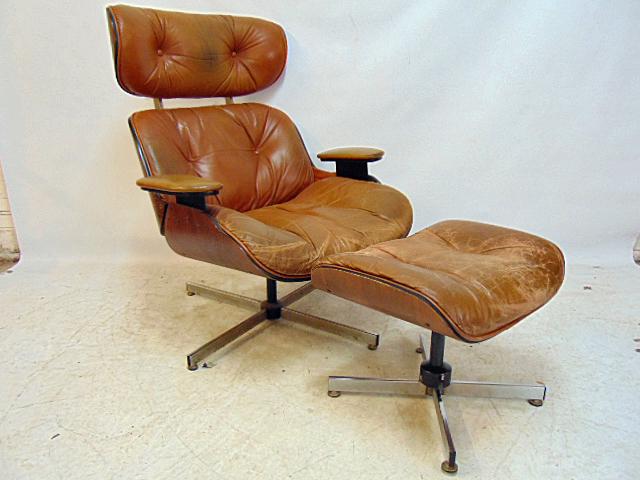 Plycraft chair with ottoman, Mid Century chair in light brown leather, small tear in seat, buttons: Plycraft chair with ottoman, Mid Century chair in light brown leather, small tear in seat, buttons on seat, one on back missing, scratches on shell.