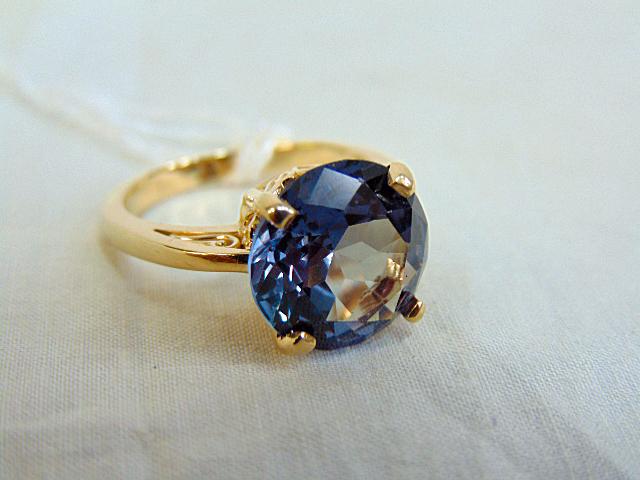 Jewelry, 14K yellow gold ring, color changing lolite? purple pink stone, 10mm, 4 prong setting, size: Jewelry, 14K yellow gold ring, color changing lolite? purple pink stone, 10mm, 4 prong setting, size 7.5, weight 5.4 gram