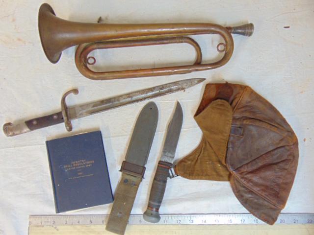 US WW2 lot, bayonet, USN Mark 1 Pal knife, copper bugle, leather cap, Simson & Co Suhl bayonet &: US WW2 lot, bayonet, USN Mark 1 Pal knife, copper bugle, leather cap, Simson & Co Suhl bayonet & booklet, "Infantry Drill Regulations, US Army, 1911.