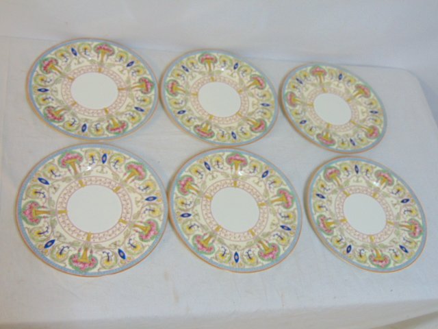 Set of 6 Royal Worcester dinner plates, nicely decorated with urns, roses, border, good condition, p: Set of 6 Royal Worcester dinner plates, nicely decorated with urns, roses, border, good condition, plates are 10.5"