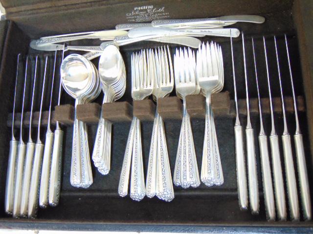 Set Towle sterling silver flatware, "Rambling Rose", 11 forks, 12 desert forks, 12 knives, 12 soup (1 of 6)
