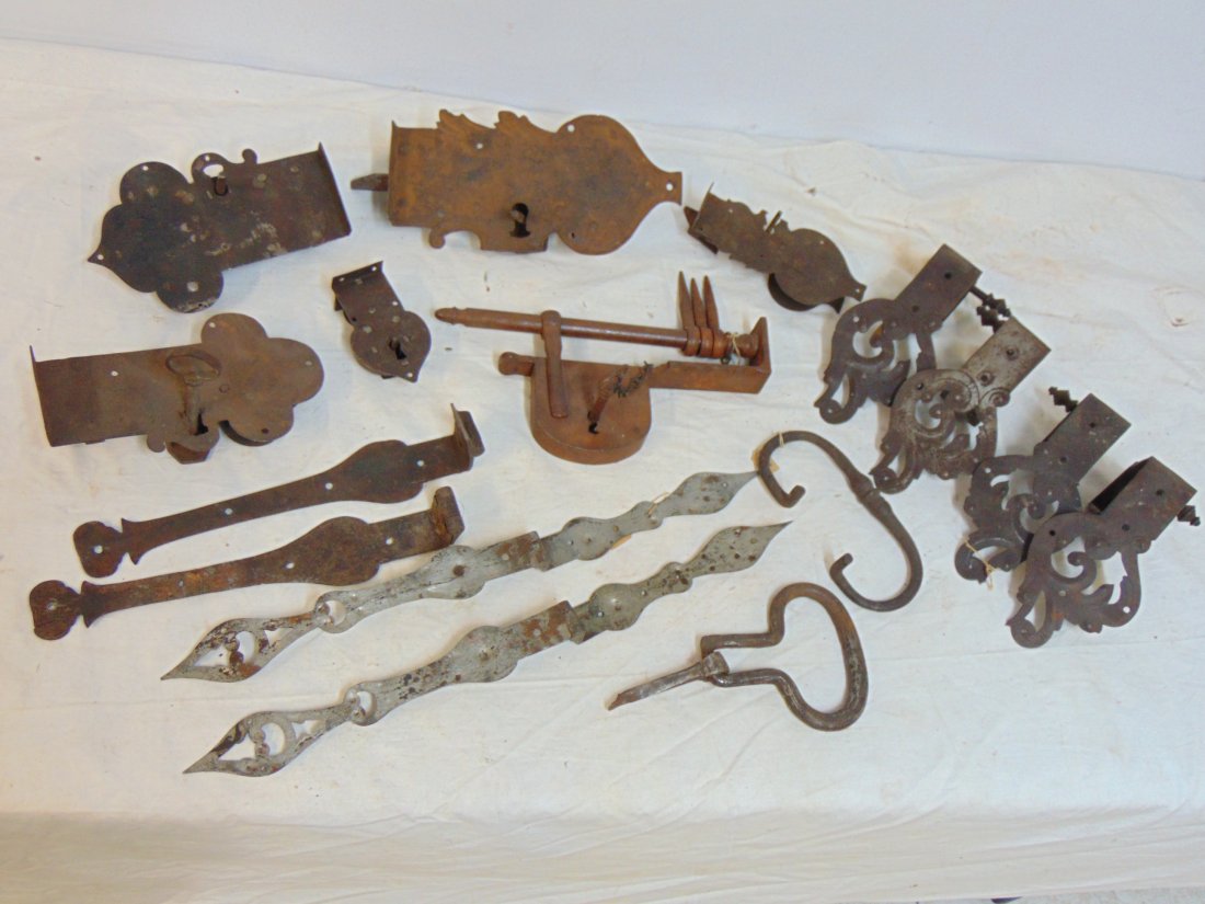 Lot antique locks, hinges, knocker, handles, includes 6 locks (2 with key), matching set of 4 hinges (1 of 9)