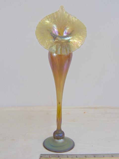 Jack in the pulpit art glass vase, Vandermark, light green, no cracks, chips, height is 17.25" (1 of 8)