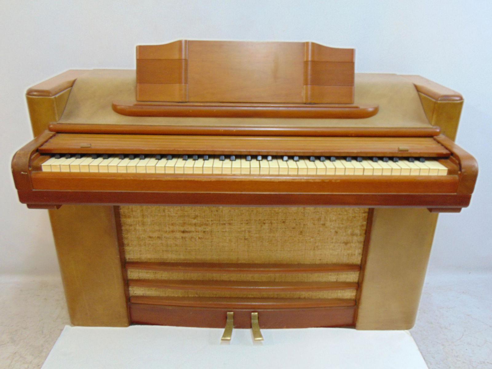 Wurlitzer Ca 1950 Leather Wood Console Piano Serial 219871