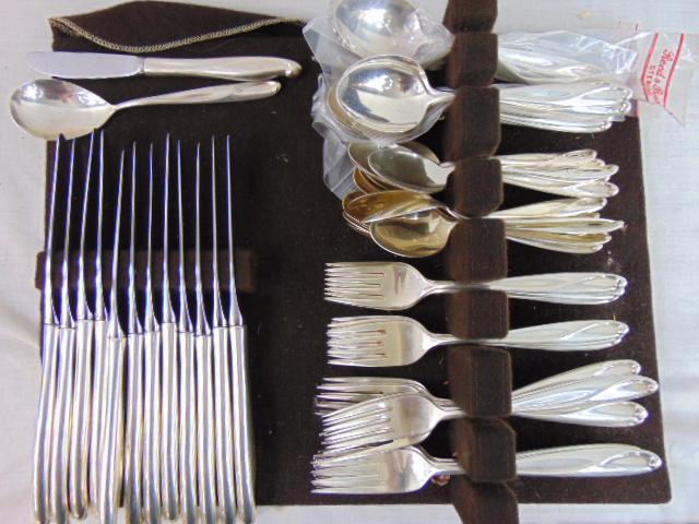 Set Reed & Barton sterling flatware, "Sculpture", set includes 14 tea spoons, 12 dinner knives, 12 (1 of 5)