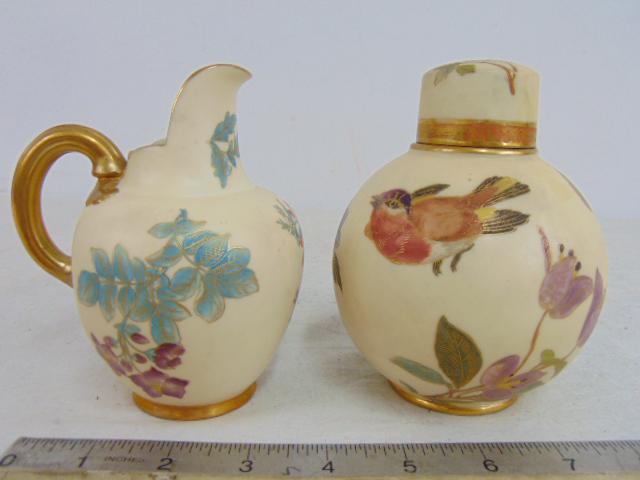 Royal Worcester creamer & small covered jar, both floral decorated, in good condition. (1 of 5)