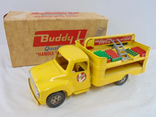 Vintage Buddy L Coca Cola truck with box, with accessories in yellow paint, some scratches but (1 of 7)
