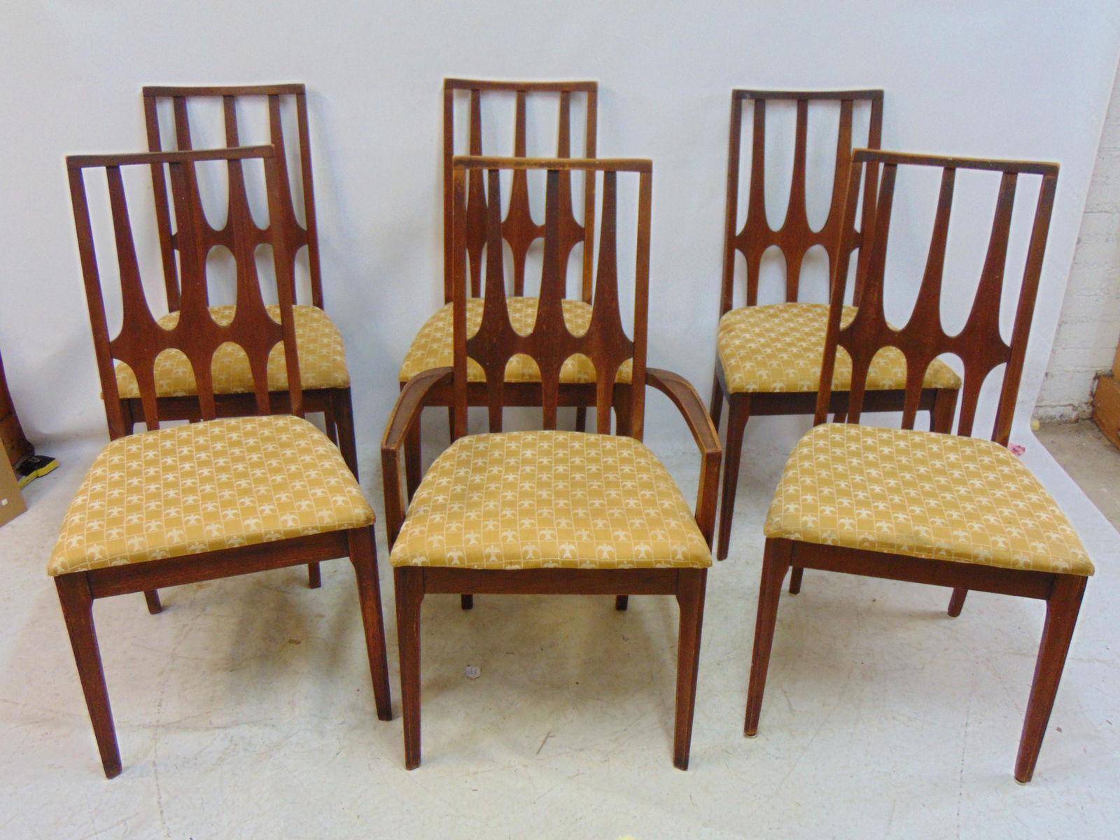Set 6 MCM chairs, Broyhill-Brasilia, one arm, 5 side, used condition, scratches, old (original ?) (1 of 5)