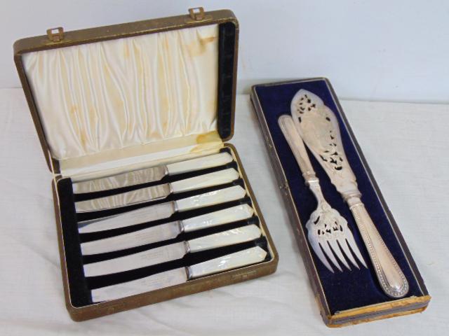 Fish serving set & set of 6 knives with MOP handles, both in original case, knives by Cheltenham & (1 of 7)
