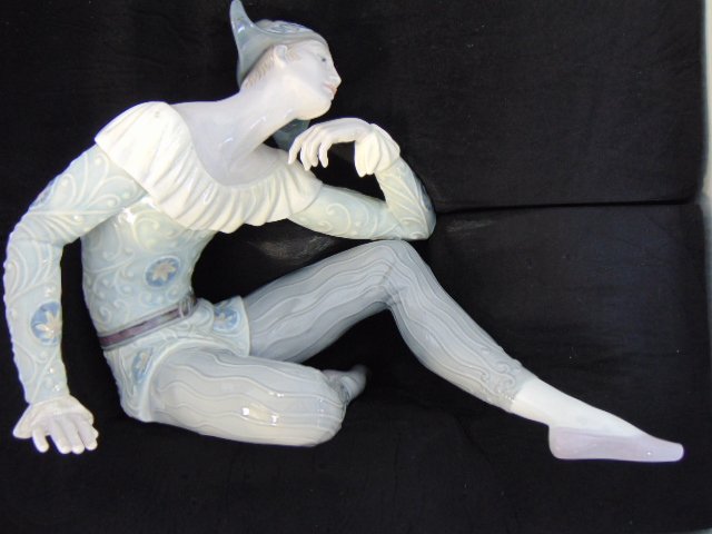 Lladro Utopia porcelain figure, "Nostalgia", in original box, large sized in good condition, box is (1 of 6)