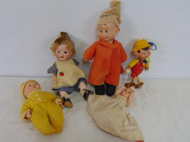 Lot hand puppets & dolls, Dopey, Pinocchio wooden doll, German doll with bisque head. (1 of 5)