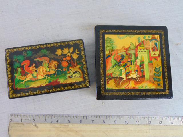 2 lacquered Russian boxes, figures on horseback & figures riding out of castle on horseback, both (1 of 10)