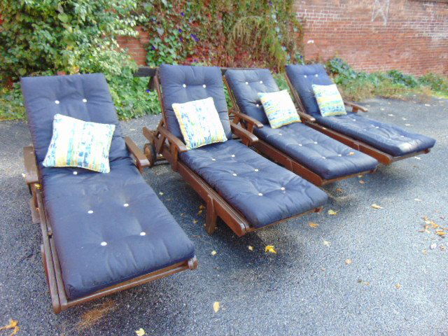 Set 4 teak chaise lounges, adjustable back, with slide out tables & cushions (1 of 9)