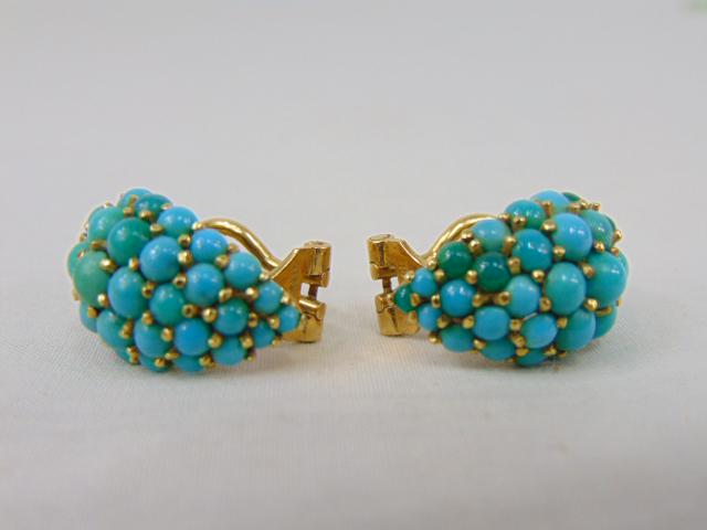 Jewelry. 18kt yellow gold Turquoise earring, a pair of clip on earrings hallmark I8k Italy weighing: Jewelry. 18kt yellow gold Turquoise earring, a pair of clip on earrings hallmark I8k Italy weighing 11.58 grams, half-moon cluster design good condition