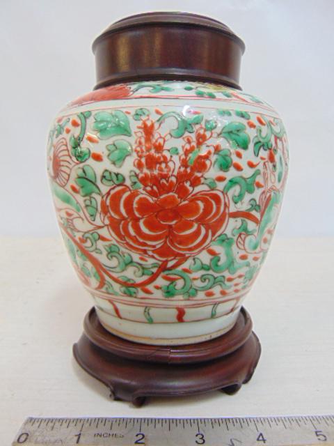 Small porcelain Japanese urn with floral decoration, wood base & lid, urn is 5.5" tall (urn only: Small porcelain Japanese urn with floral decoration, wood base & lid, urn is 5.5" tall (urn only
