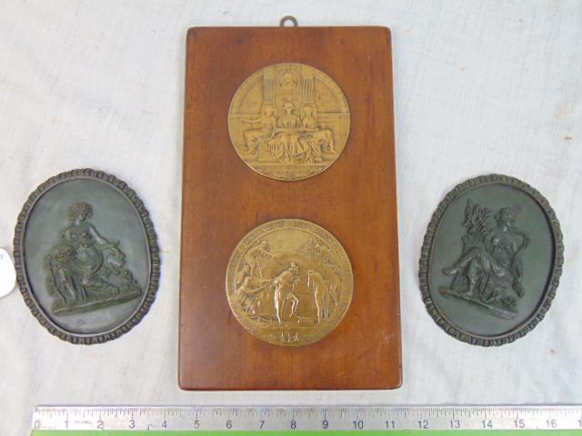 2 pair of medallions, Robert Fulton, "first use of Steam in Navigation on the Hudson River 1807 &: 2 pair of medallions, Robert Fulton, "first use of Steam in Navigation on the Hudson River 1807 & Hudson-Fulton celebration, Discovery of Hudson River by Henry Hudson, both mounted on wood plaque, eac
