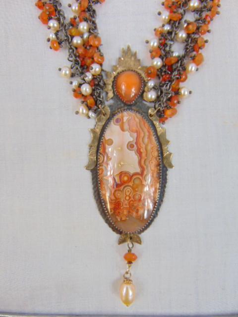 Jewelry. 18kt & sterling silver Julie Shaw signed Pearl & Jasper necklace: Jewelry. 18kt & sterling silver Julie Shaw signed pearl & Jasper necklace. Good condition.