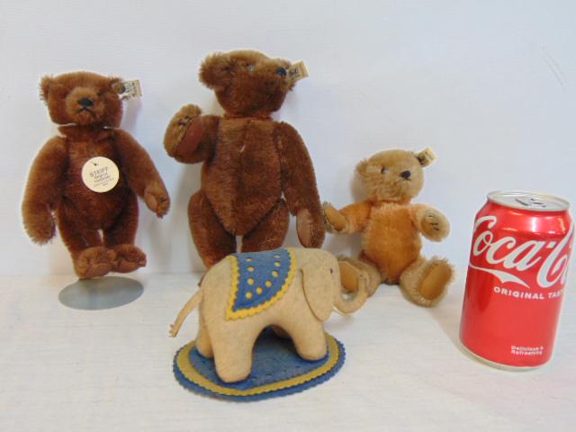 4 vintage Steiff, 3 bears & elephant, original Steiff bears, 0160/26; 0160/18 & 0156/18, felt: 4 vintage Steiff, 3 bears & elephant, original Steiff bears, 0160/26; 0160/18 & 0156/18, felt elephant pin cushion, "Museum Collection"