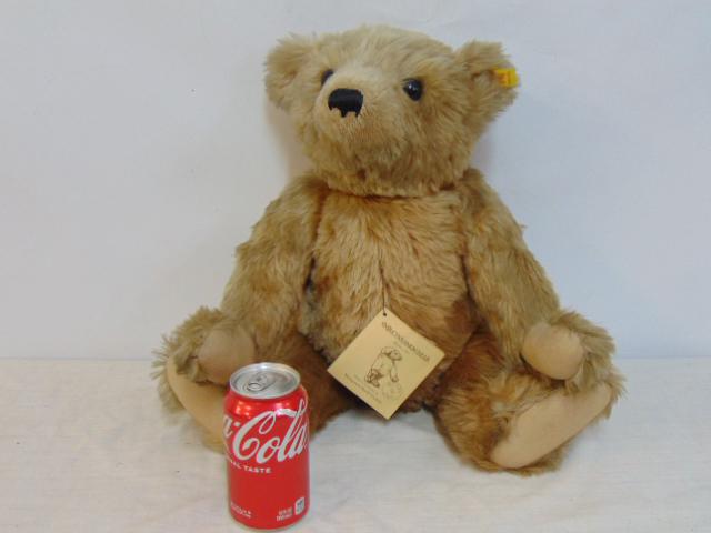 Steiff bear, "Mr. Cinnamon-Bear", replica 1903, with labels, large sized, 20": Steiff bear, "Mr. Cinnamon-Bear", replica 1903, with labels, large sized, 20"