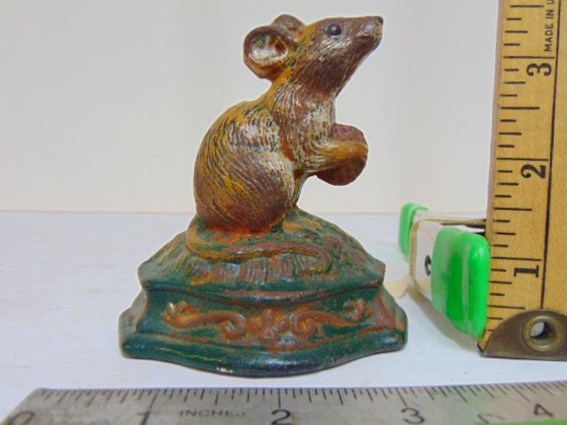 Cast iron field mouse doorstop, wedge style, upright mouse, height 3.5" (1 of 4)