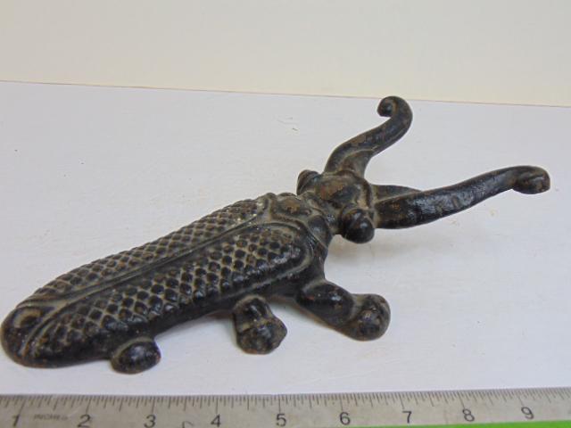 Cast iron beetle boot jack, made by a Junior Achievement Company (paper label), 10.75" (1 of 5)