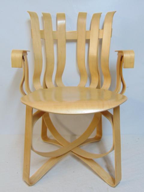 Gehry for Knoll Hat Trick arm chair, good condition.: Gehry for Knoll Hat Trick arm chair, good condition.