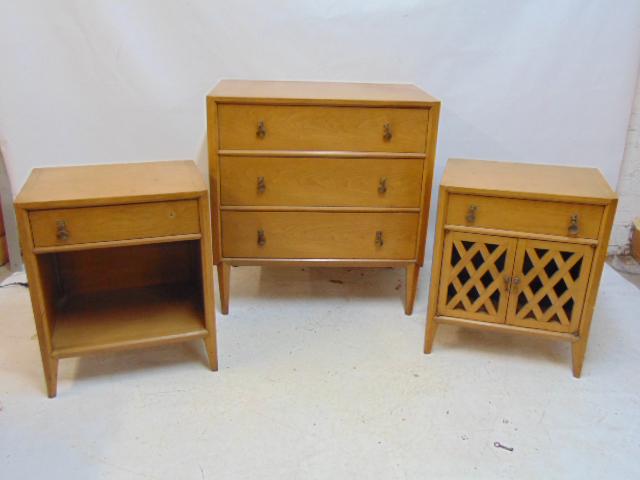 John Stuart chest & 2 stands, triple drawer chest, single drawer night stand & nightstand with (1 of 6)
