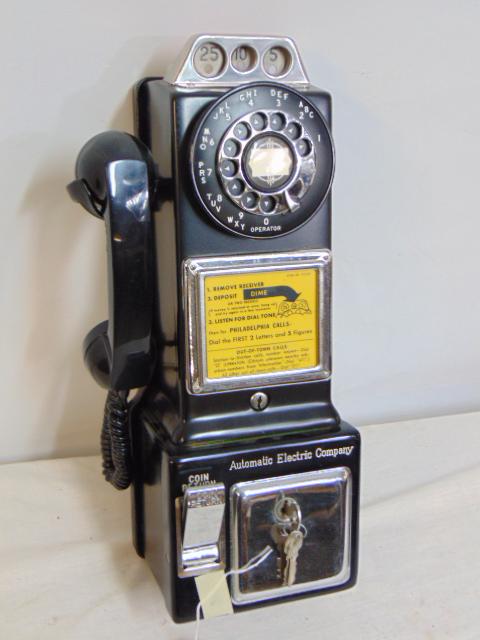 Automatic Electric Company wall phone, with key, great condition. (1 of 6)