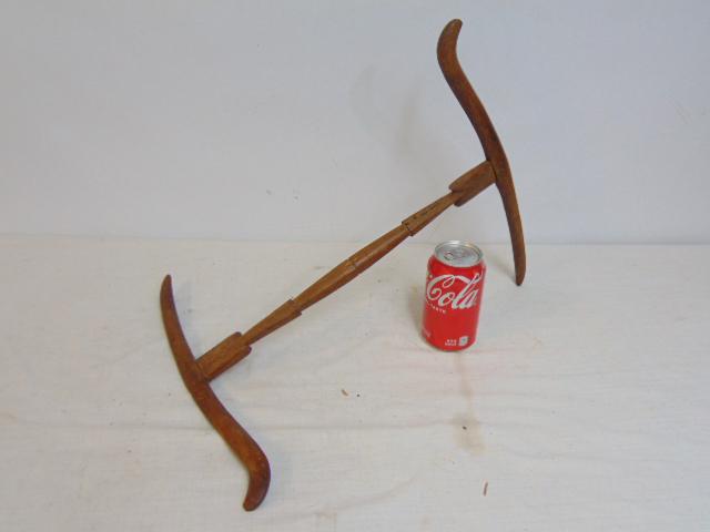 Antique Niddy Noddy, carved wood, some decorative carvings (1 of 4)