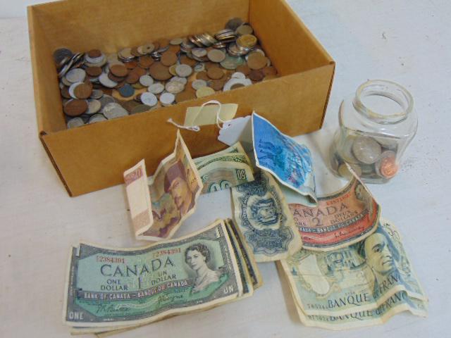 Lot foreign currency, coin & banknotes, various countries including Canadian dollars, British (1 of 4)