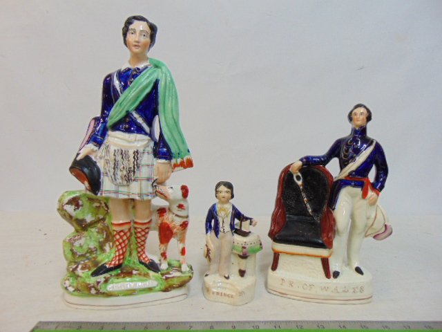 3 Staffordshire figures, Prince of Wales, three different sizes. (1 of 4)