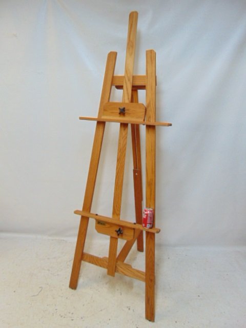 Artist painters easel by Best, in oak, good quality, (not old), height is 81.5": Artist painters easel by Best, in oak, good quality, (not old), height is 81.5"