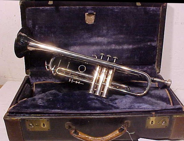 Stradivarius trumpet by Vincent Bach, Mt Vernon: Vintage Vincent Bach silver plated Stradivarius trumpet (M) in the original case, trumpet is in good condition, no breaks, repairs or dents, complete with mouthpiece, serial number is 15631