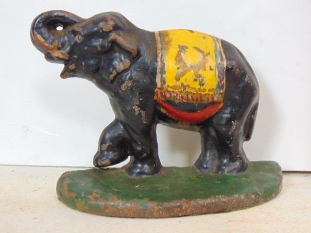 Cast iron circus elephant doorstop, 4.75" tall: Cast iron circus elephant doorstop, 4.75" tall