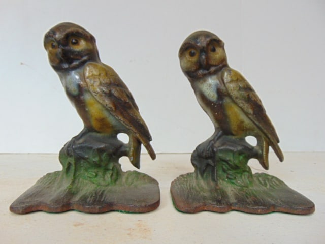 Pair cast iron owl bookends, paint decorated, Albany Foundry # 79, height is 6" (1 of 4)