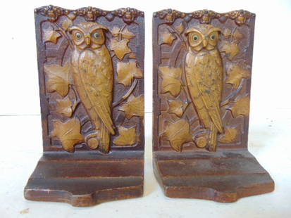 Pair Art Nouveau Cast Iron Antique Owl Bookends By H. L. Judd Company # 9890, in brown tones,: Pair Art Nouveau Cast Iron Antique Owl Bookends By H. L. Judd Company # 9890, in brown tones, original paint, height is 5 5/8"