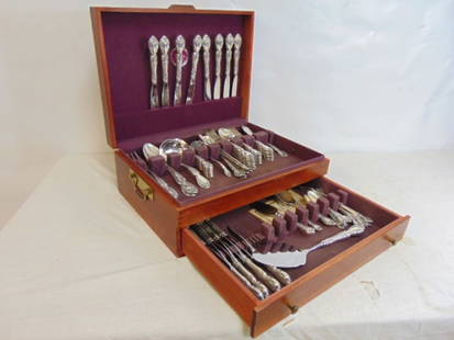 Set sterling flatware, Gorham "Melrose" pattern, 8 lunch & 8 dinner knives, spoons, forks, plus: Set sterling flatware, Gorham "Melrose" pattern, 8 lunch & 8 dinner knives, spoons, forks, plus serving pieces, cased, 83 troy